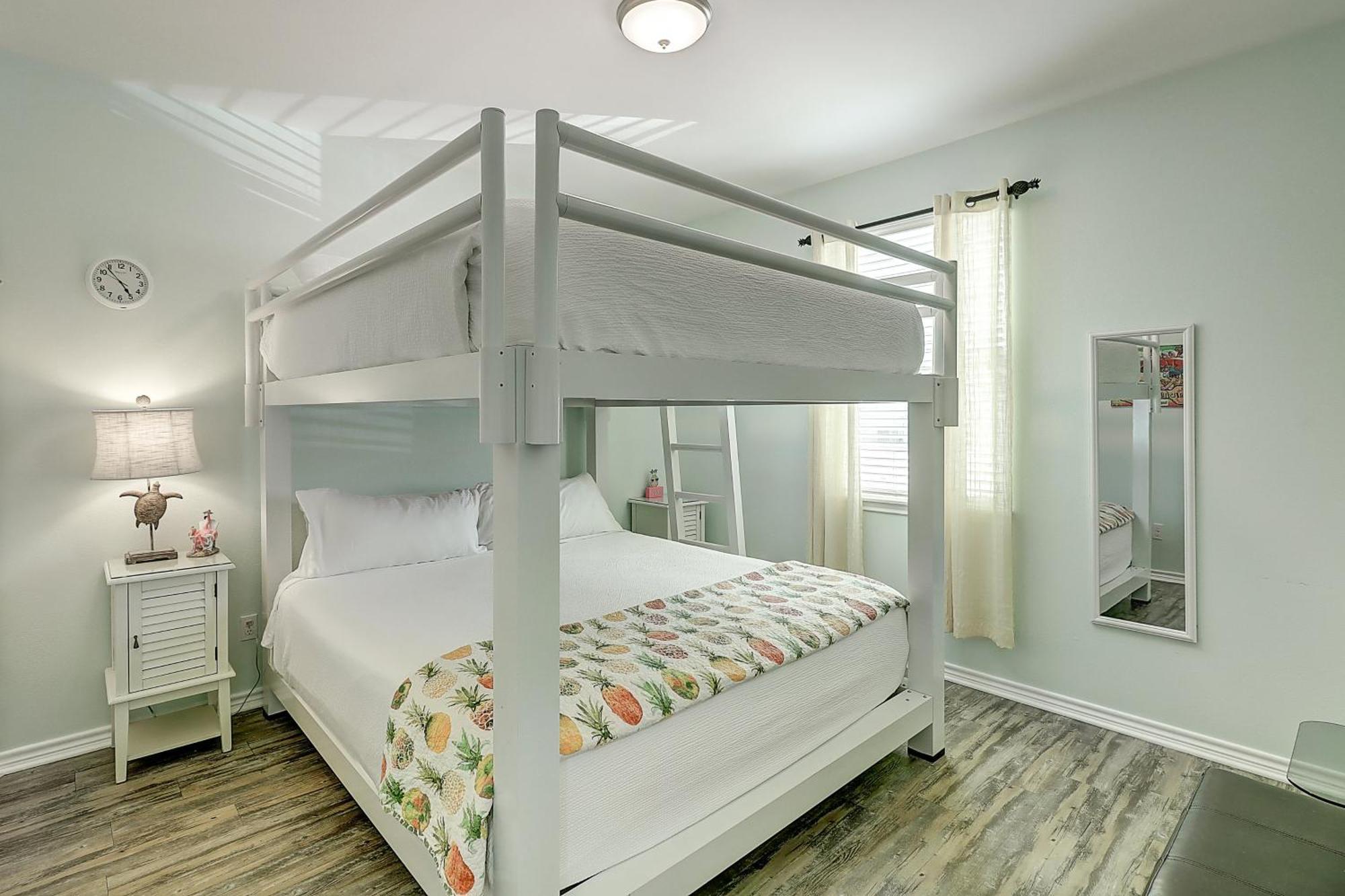 Nemo Cay Stay Corpus Christi Room photo